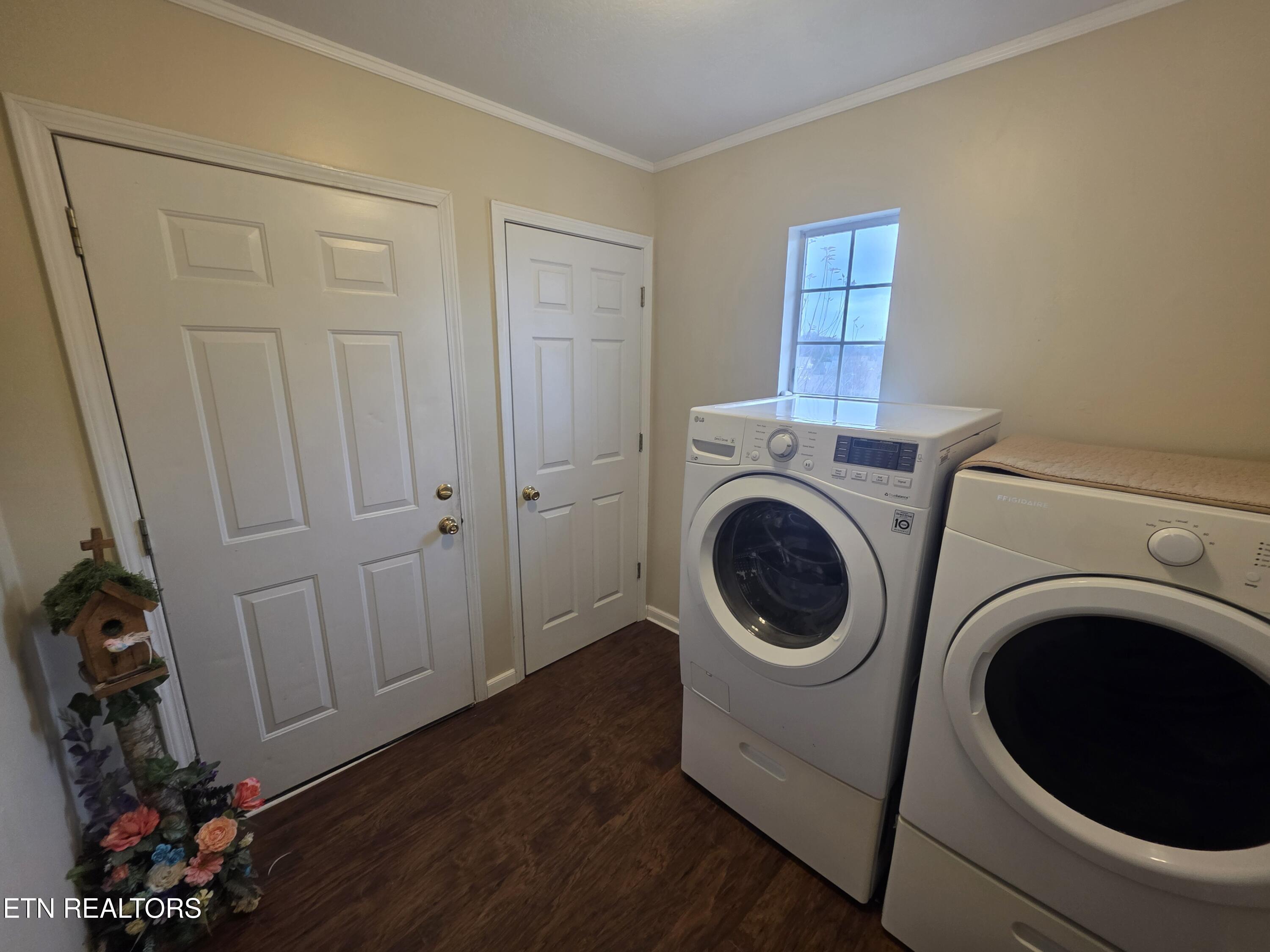 1750 Meadow Ridge Circle Sevierville, TN 37862 - Photo 24 of 25 Launry room