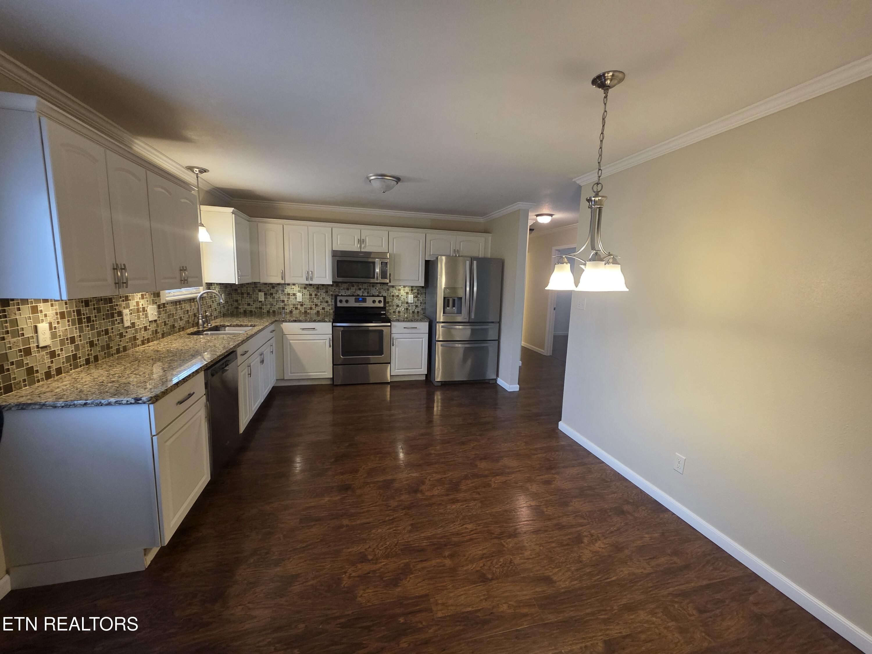 1750 Meadow Ridge Circle Sevierville, TN 37862 - Photo 4 of 25 Kitchen/dining