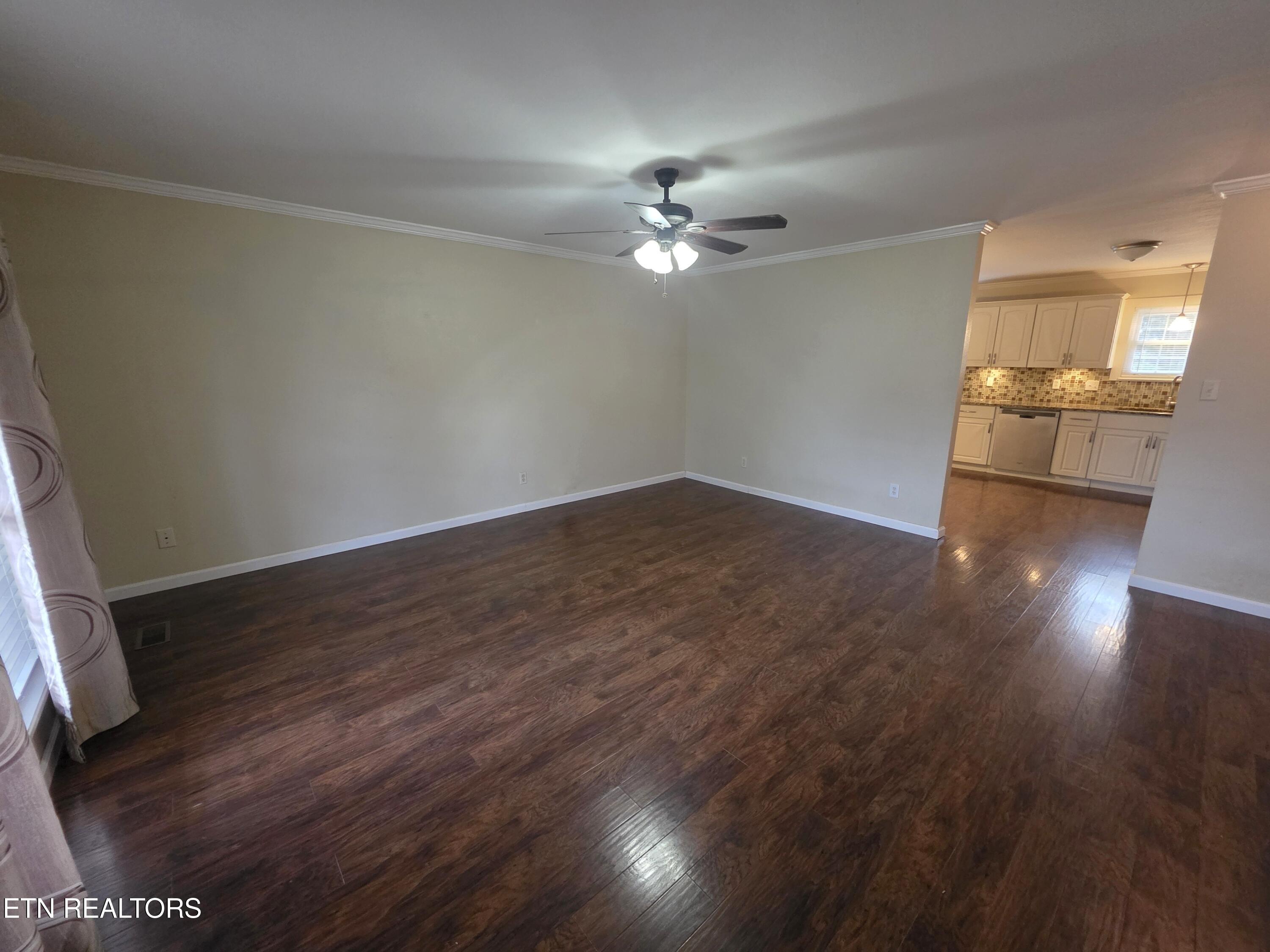 1750 Meadow Ridge Circle Sevierville, TN 37862 - Photo 8 of 25 Living room