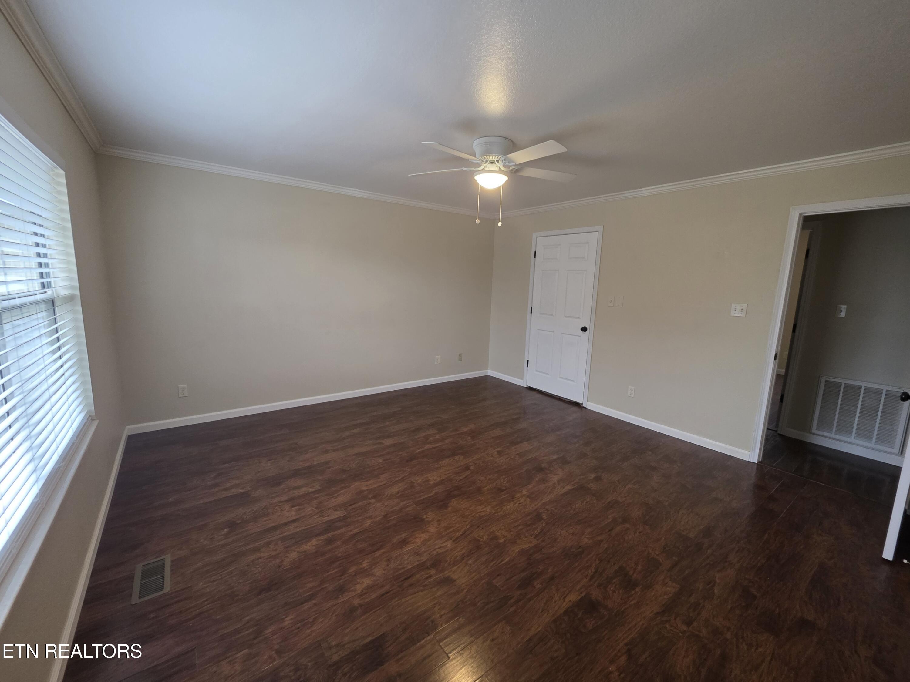 1750 Meadow Ridge Circle Sevierville, TN 37862 - Photo 9 of 25 Primary suite