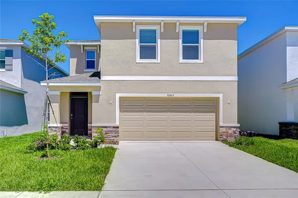 $2,700 | 32463 Weathered Oak Drive, Wesley Chapel, FL 33543