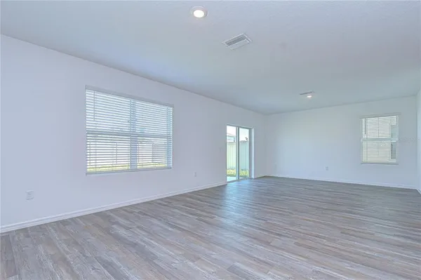 $2,700 | 32463 Weathered Oak Drive, Wesley Chapel, FL 33543