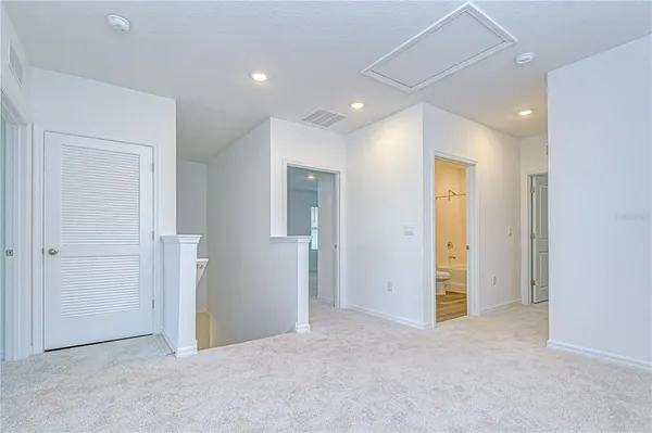 $2,700 | 32463 Weathered Oak Drive, Wesley Chapel, FL 33543