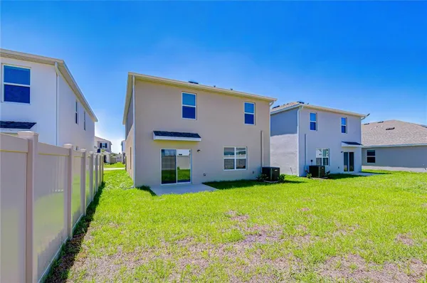 $2,700 | 32463 Weathered Oak Drive, Wesley Chapel, FL 33543