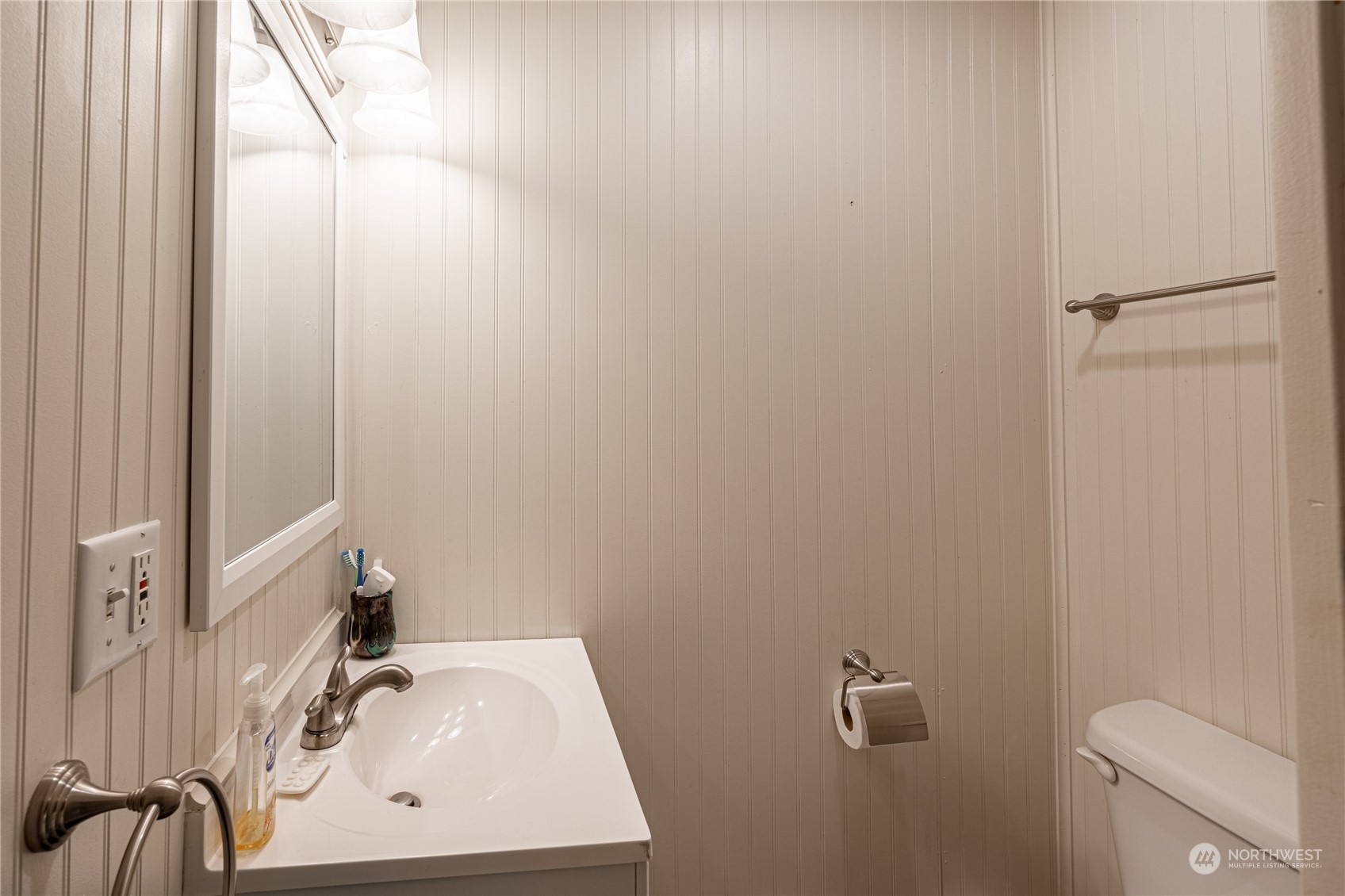 50 South Madeline Road Manson, WA 98831 - Photo 16 of 37