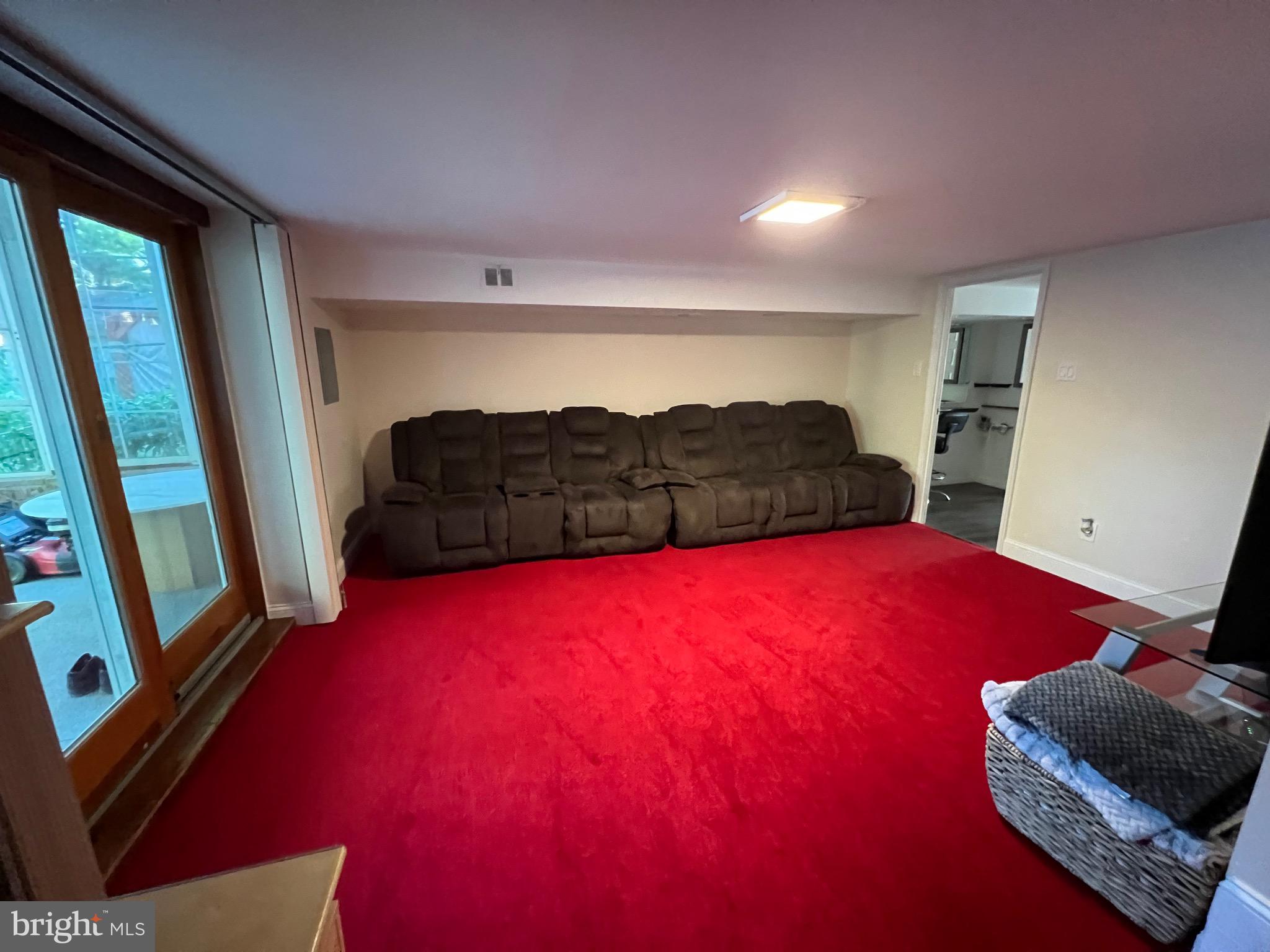 10921 Lockart Road Philadelphia, PA 19116 - Photo 22 of 26 Gallery Image 22