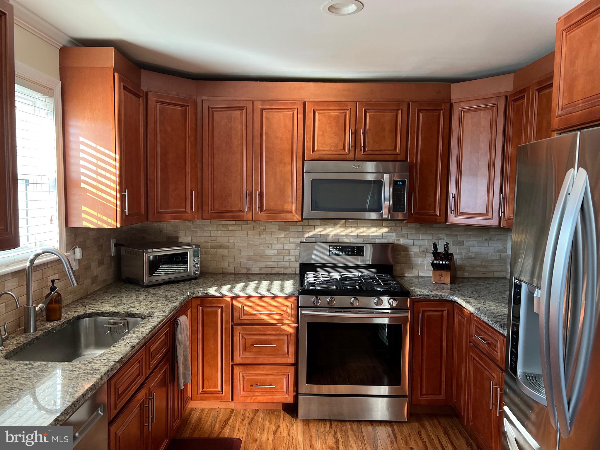 10921 Lockart Road Philadelphia, PA 19116 - Photo 3 of 26 Gallery Image 3