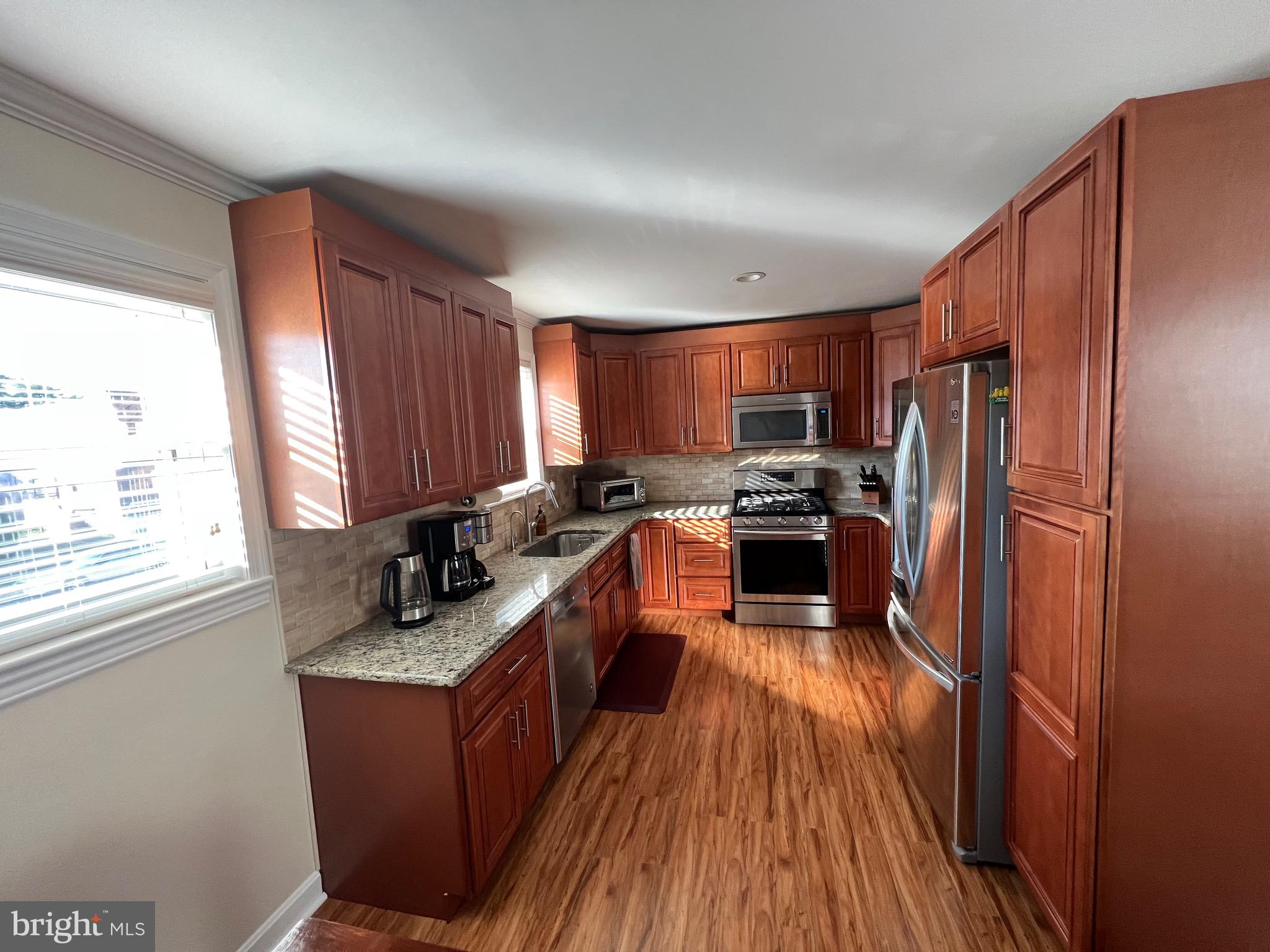 10921 Lockart Road Philadelphia, PA 19116 - Photo 4 of 26 Gallery Image 4