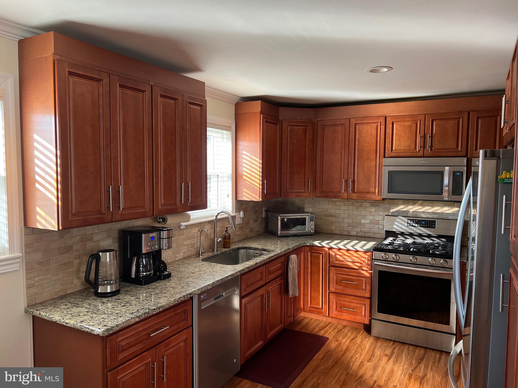 10921 Lockart Road Philadelphia, PA 19116 - Photo 5 of 26 Gallery Image 5