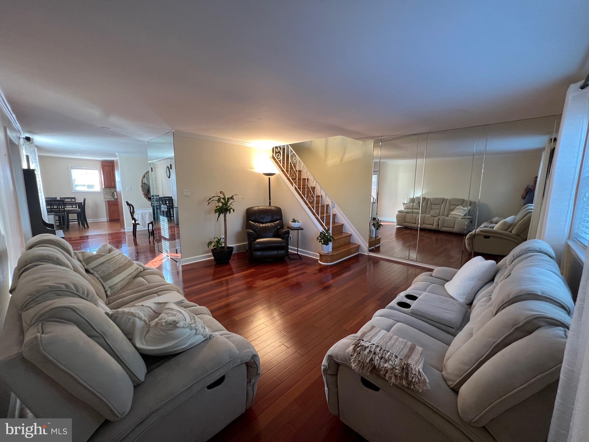10921 Lockart Road Philadelphia, PA 19116 - Photo 9 of 26 Gallery Image 9