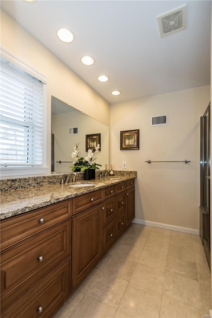 2235 North Ballas Road St. Louis, MO 63131 - Photo 26 of 44