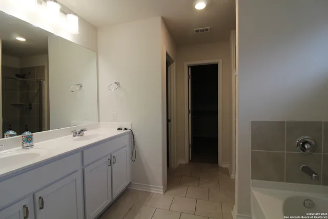 $1,700 | 14207 Minette Loop, San Antonio, TX 78253