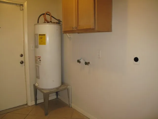 an empty room with a empty space