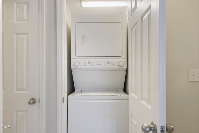 $370,000 | 1101 Parkridge Lane, Unit 305, Raleigh, NC 27605