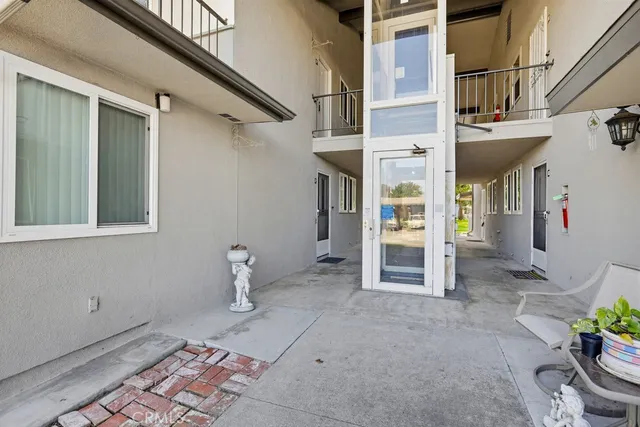 a view of an entryway of the house