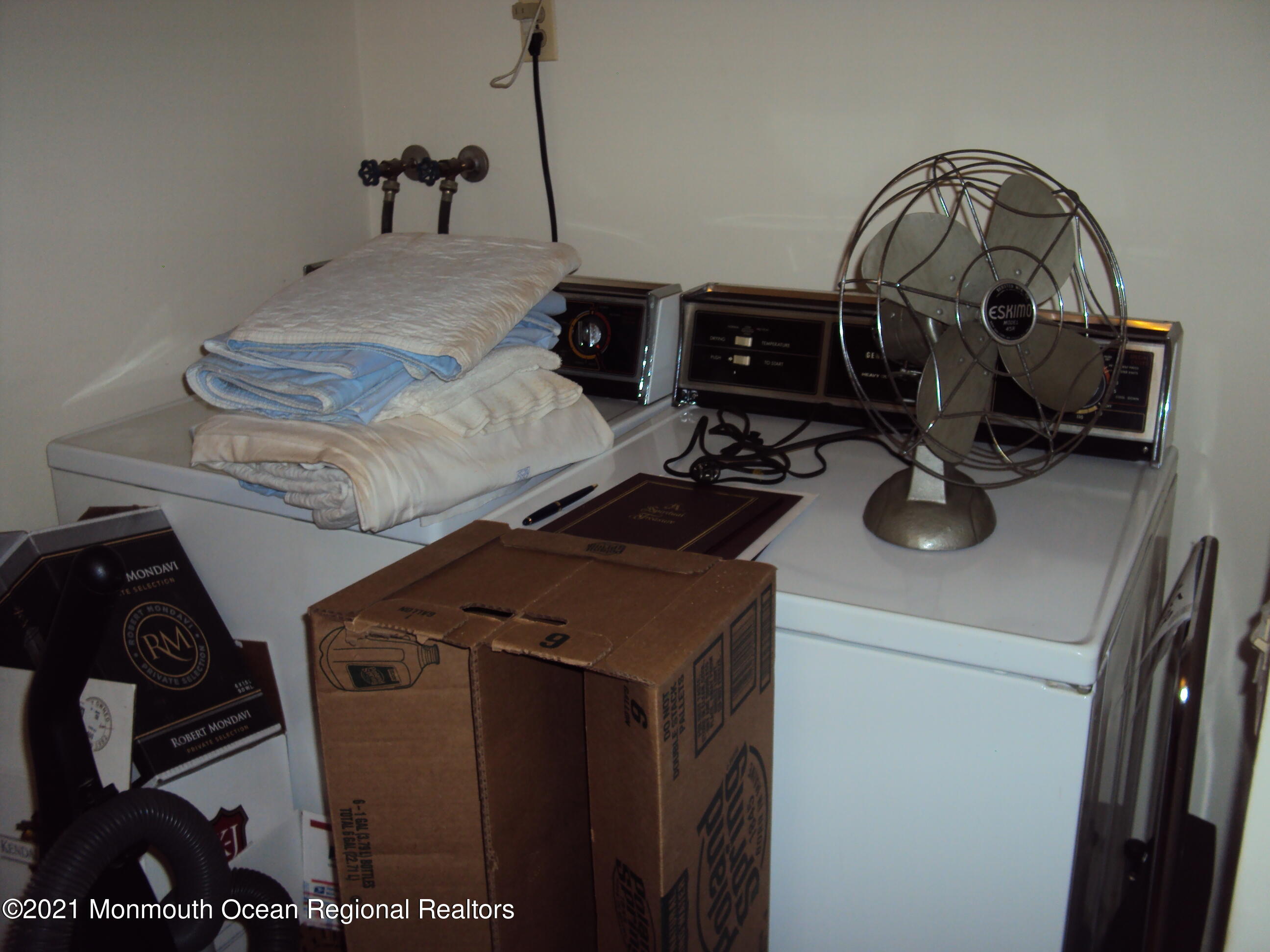 2B Stonybrook Road, Unit C Whiting, NJ 08759 - Photo 16 of 16 a bathroom with a sink and a mirror