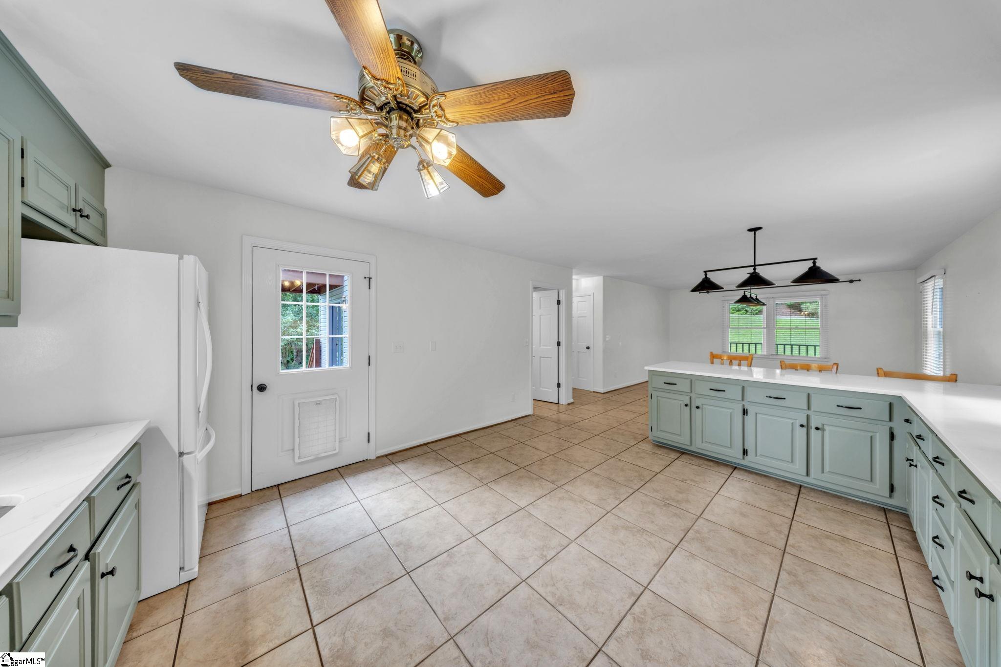 215 Riverside Drive Piedmont, SC 29673 - Photo 9 of 32