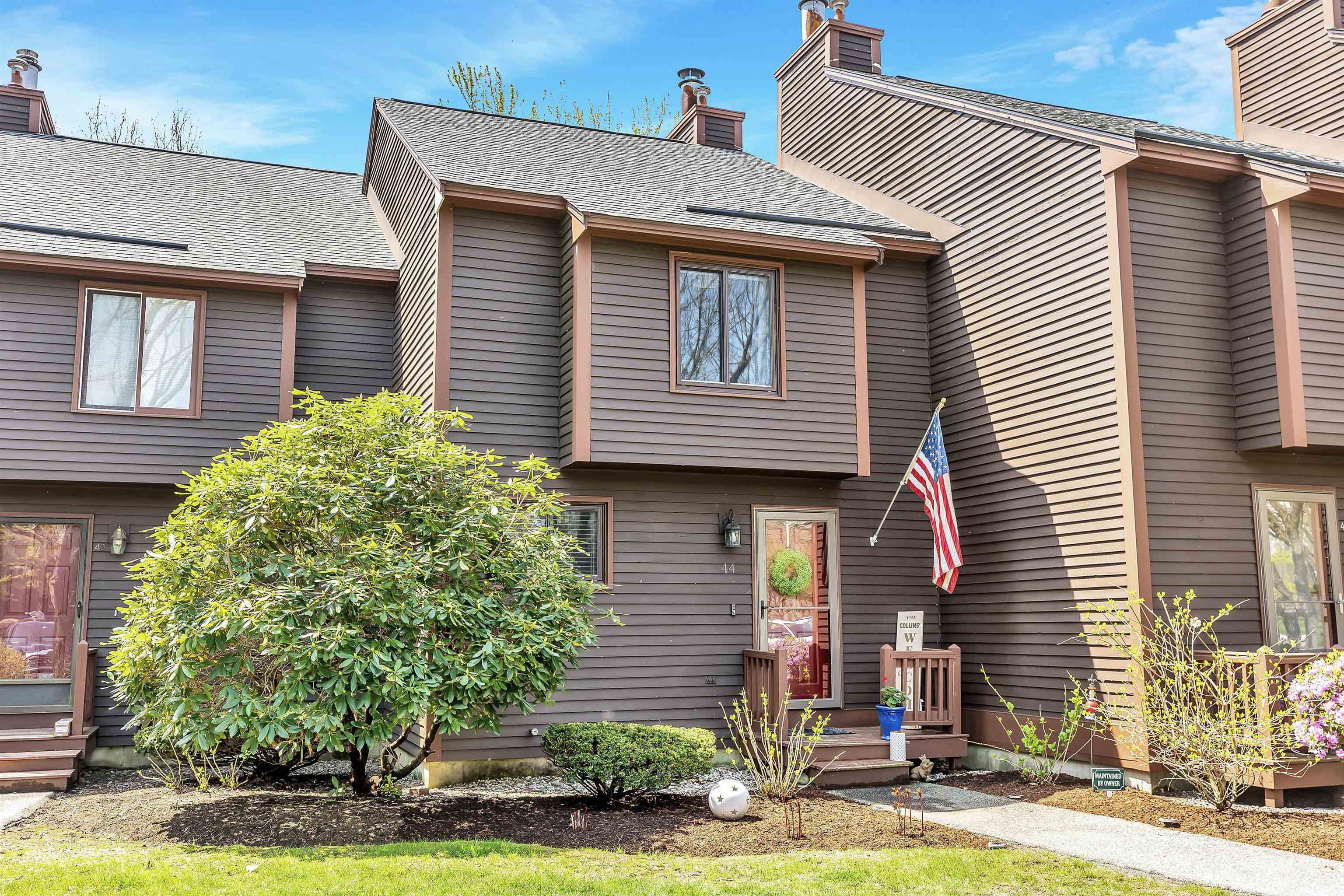 44 Thornhill Road Stratham, NH 03885 - Photo 1 of 36