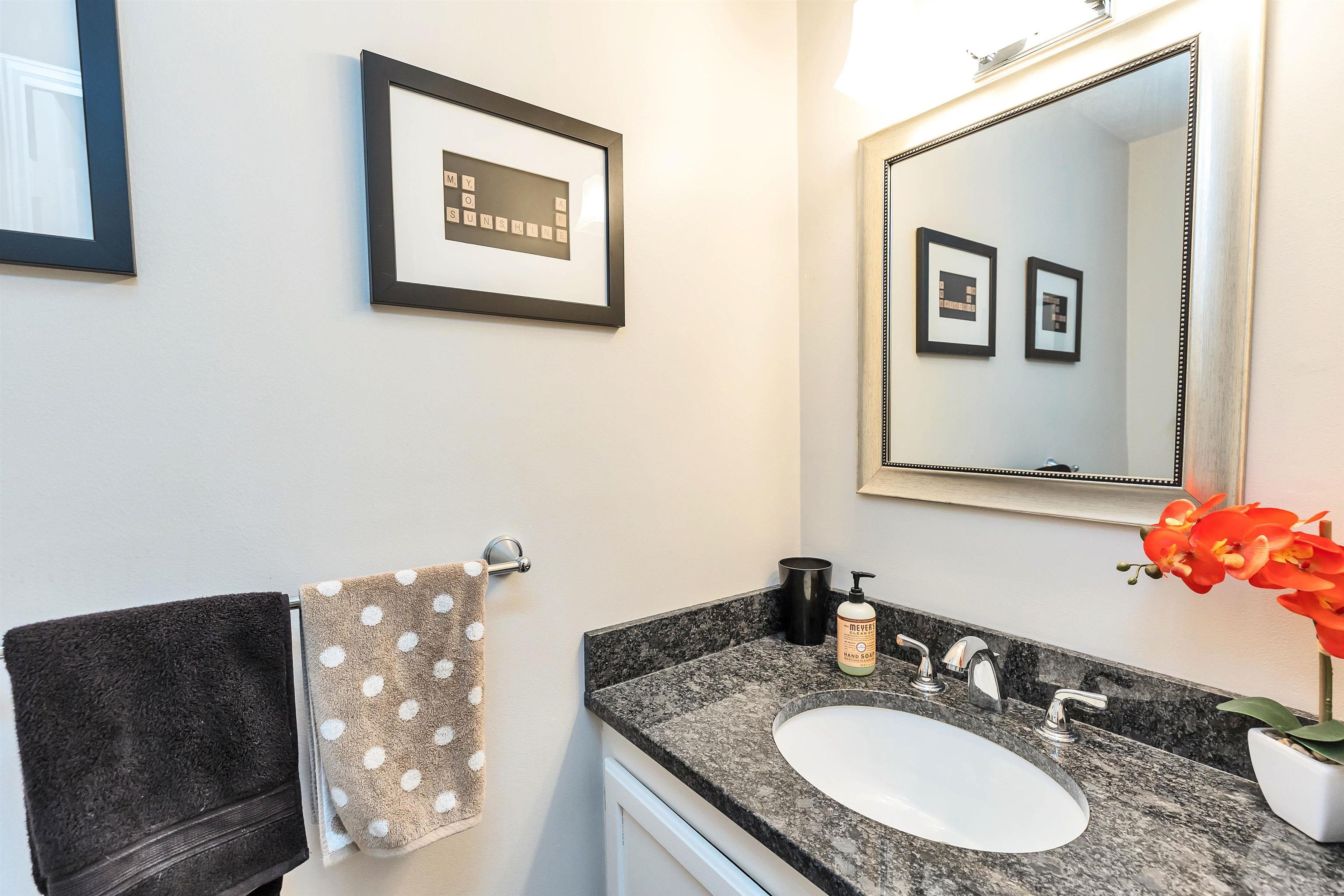 44 Thornhill Road Stratham, NH 03885 - Photo 7 of 36