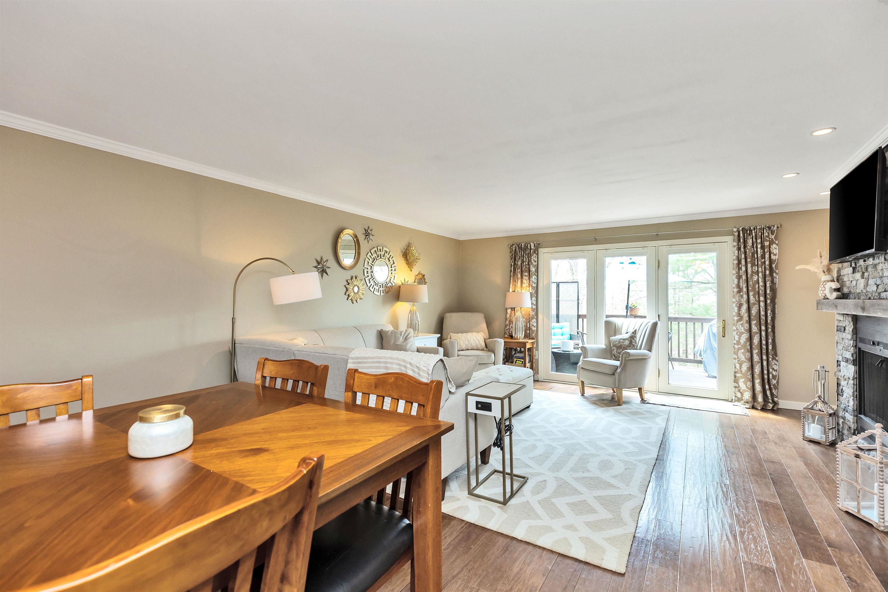 44 Thornhill Road Stratham, NH 03885 - Photo 8 of 36