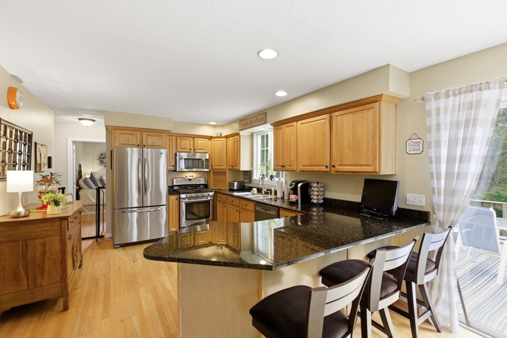 65 Locust Street Middleton, MA 01949 - Photo 14 of 37
