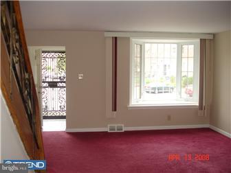 360 East Claremont Road Philadelphia, PA 19120 - Photo 3 of 12 Living Room