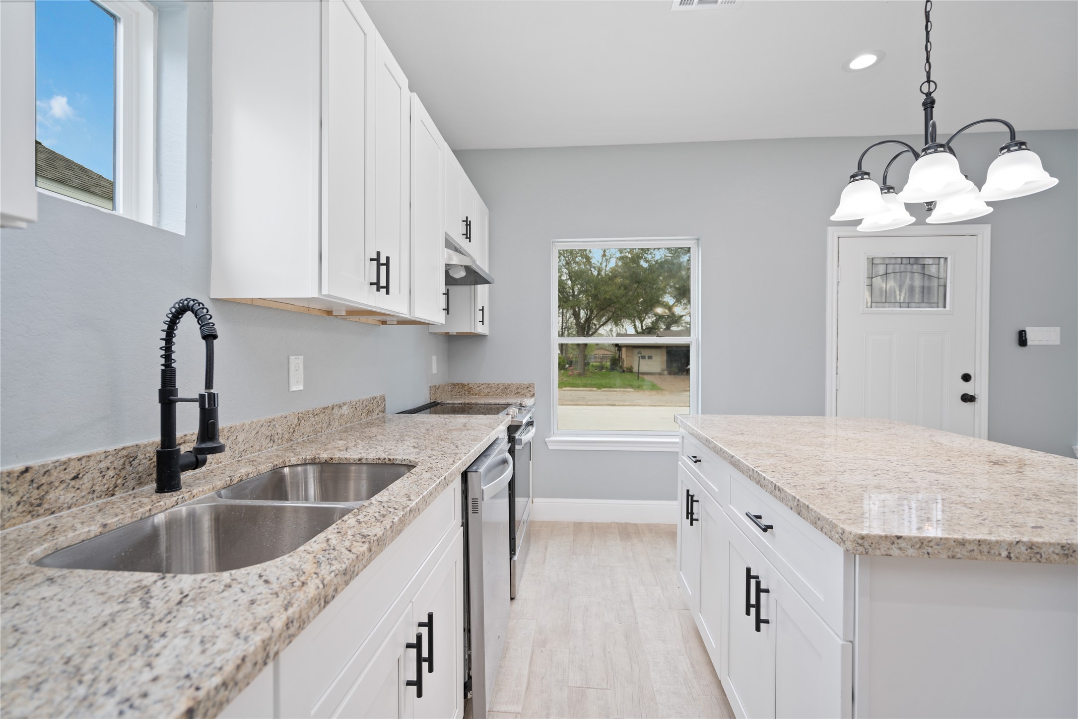 3710 Rockingham Street, Unit B Houston, TX 77051 - Photo 6 of 9