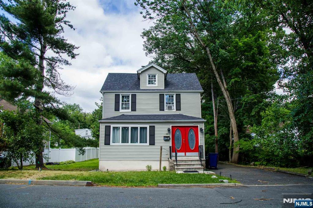 518 West Anderson Street Hackensack, NJ 07601 - Photo 1 of 23