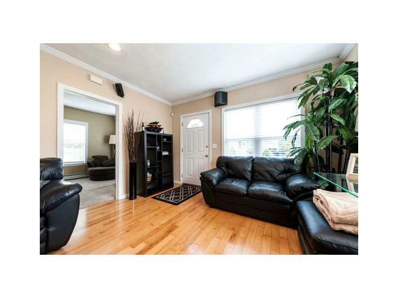 33 Windsor Road Pawtucket, RI 02861 - Photo 8 of 19 Living Room.