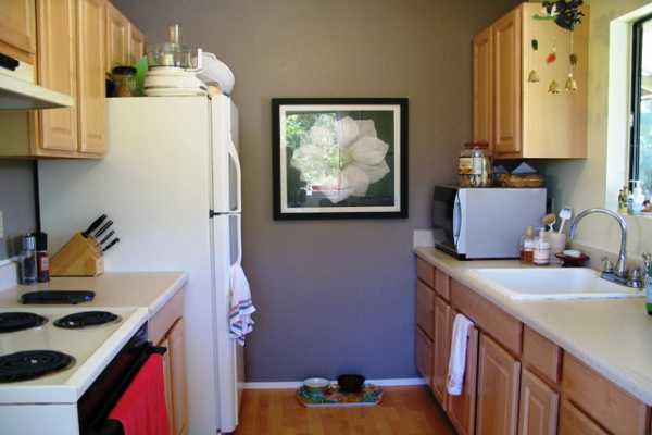 95 A Kawelo Road Haiku, HI 96708 - Photo 5 of 7 a kitchen with a sink stove and refrigerator