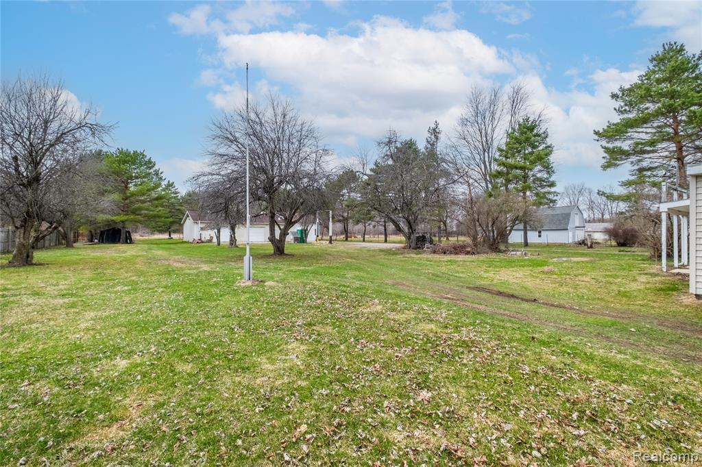 8219 North Genesee Road Mount Morris, MI 48458 - Photo 25 of 28