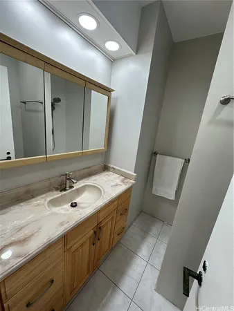 $3,500 | 2333 Kapiolani Boulevard, Unit 3505, Honolulu, HI 96826