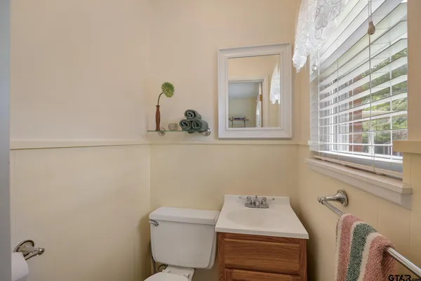 $325,000 | 2005 Sterling Drive, Tyler, TX 75701