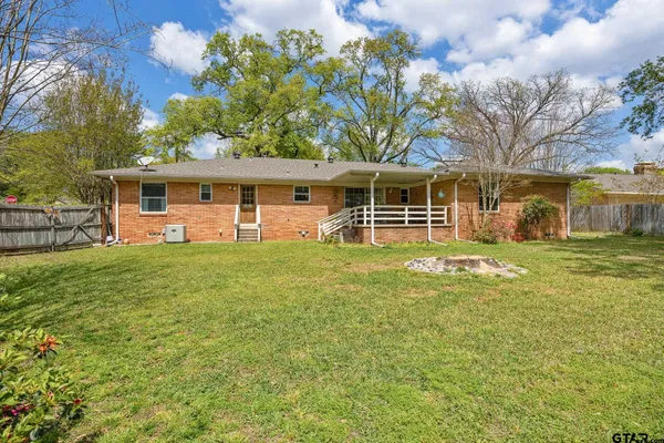 $325,000 | 2005 Sterling Drive, Tyler, TX 75701