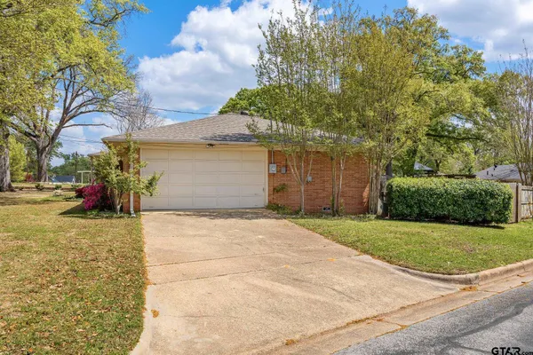 $325,000 | 2005 Sterling Drive, Tyler, TX 75701