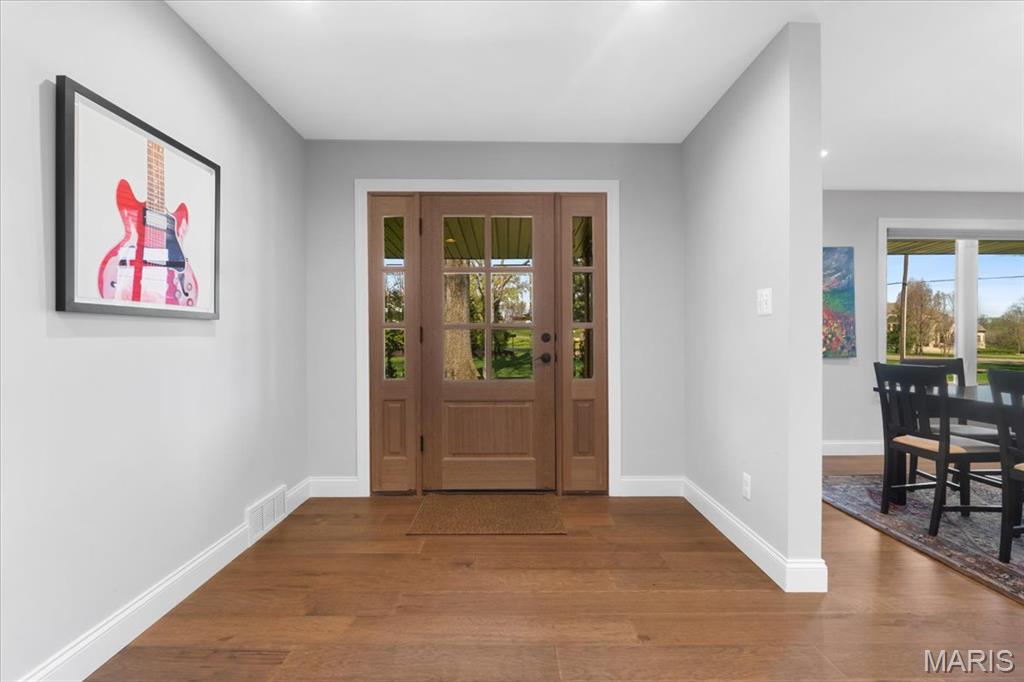 12 Westfield Lane Frontenac, MO 63131 - Photo 3 of 27