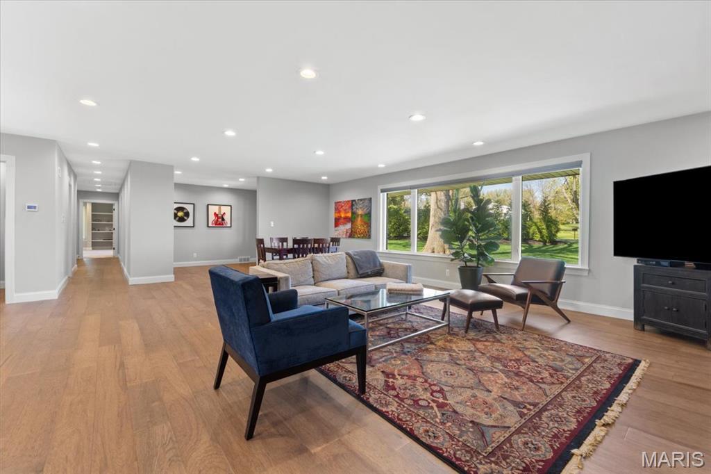 12 Westfield Lane Frontenac, MO 63131 - Photo 4 of 27