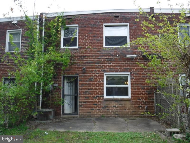 406 Shetland Road Darby, PA 19023 - Photo 2 of 12 BACK