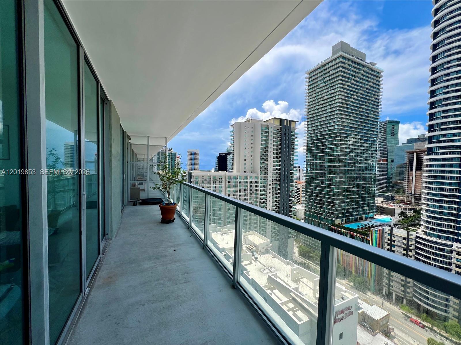 79 Southwest 12th Street, Unit 2903S Miami, FL 33130 - Photo 20 of 44