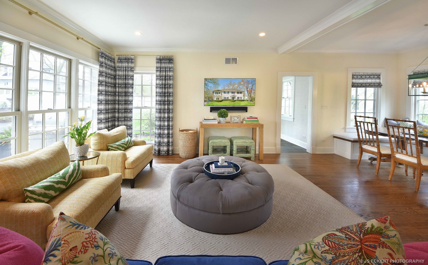 580 Washington Road Lake Forest, IL 60045 - Photo 22 of 46 a living room with furniture and a fireplace