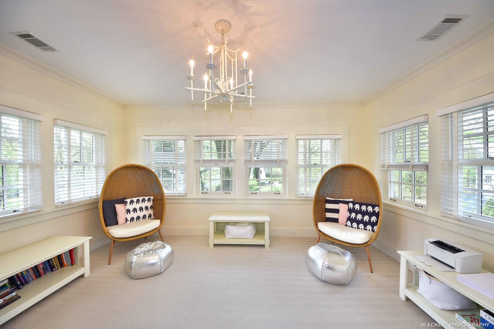580 Washington Road Lake Forest, IL 60045 - Photo 32 of 46 a view of a livingroom with furniture window and wooden floor