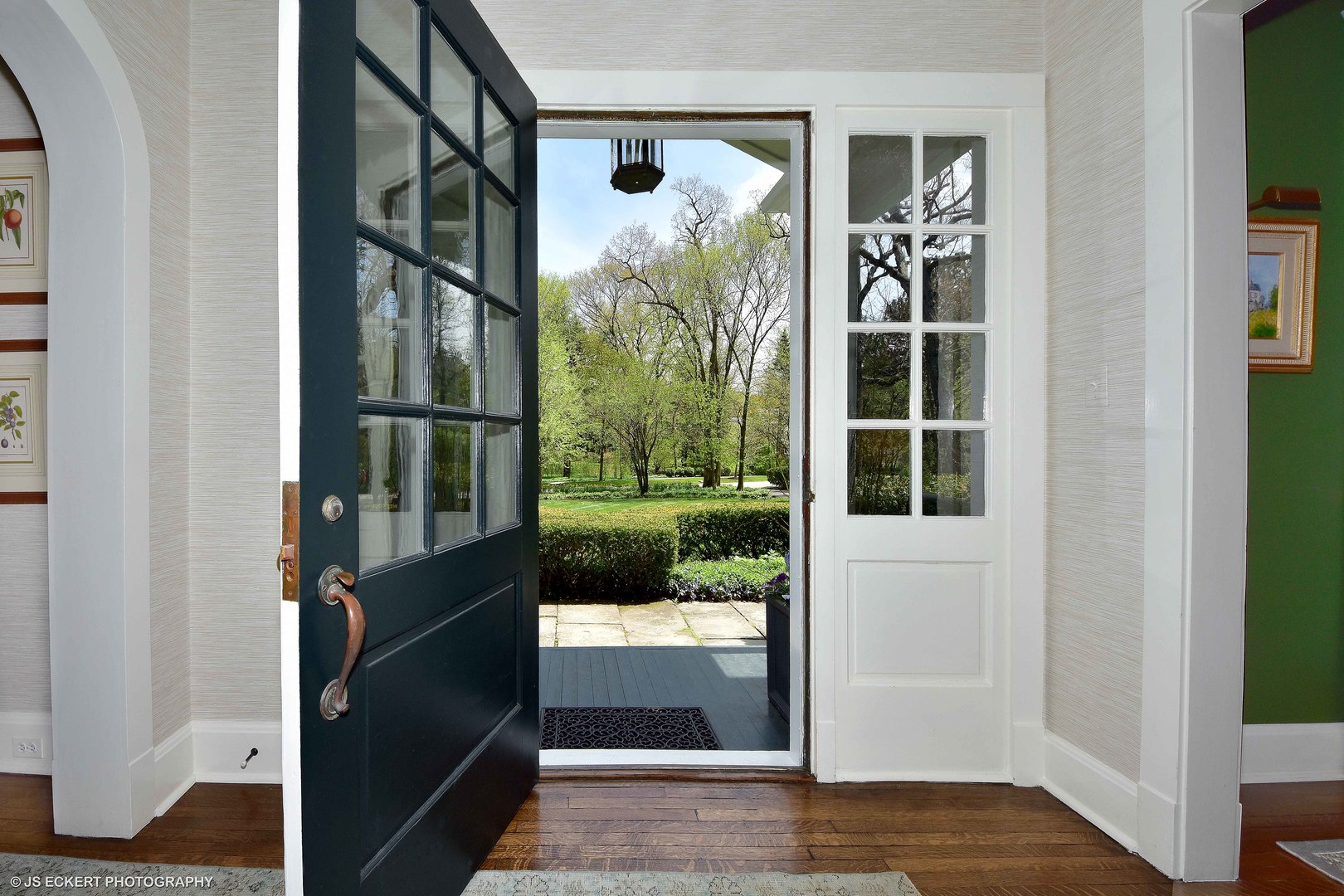 580 Washington Road Lake Forest, IL 60045 - Photo 6 of 46 a view of a porch