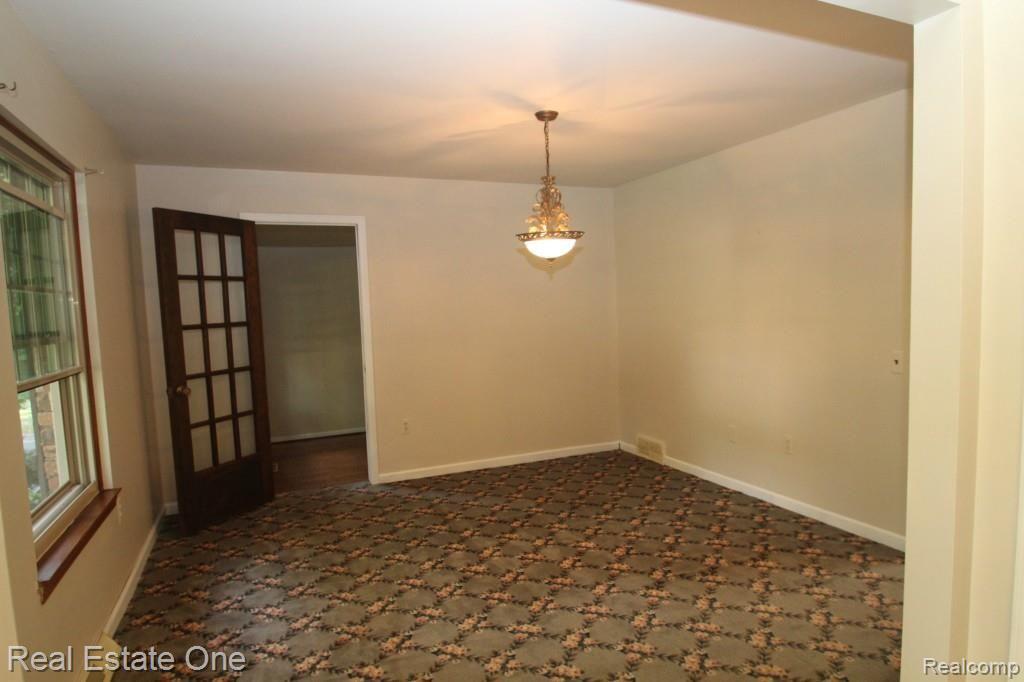 1335 Grebe Road Highland, MI 48357 - Photo 10 of 40 IMG_7493.jpg