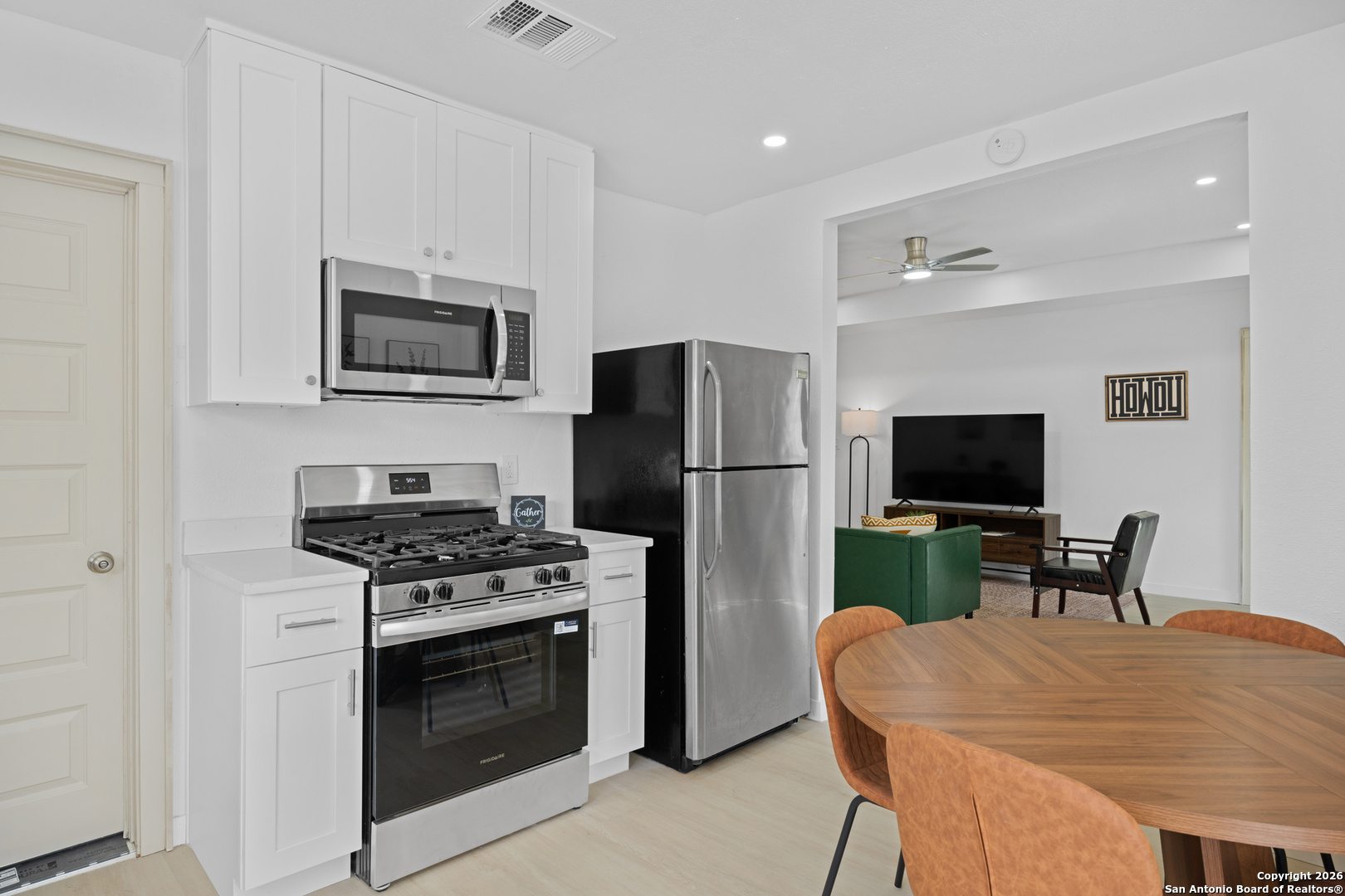 204 Green Meadows Street Converse, TX 78109 - Photo 19 of 46