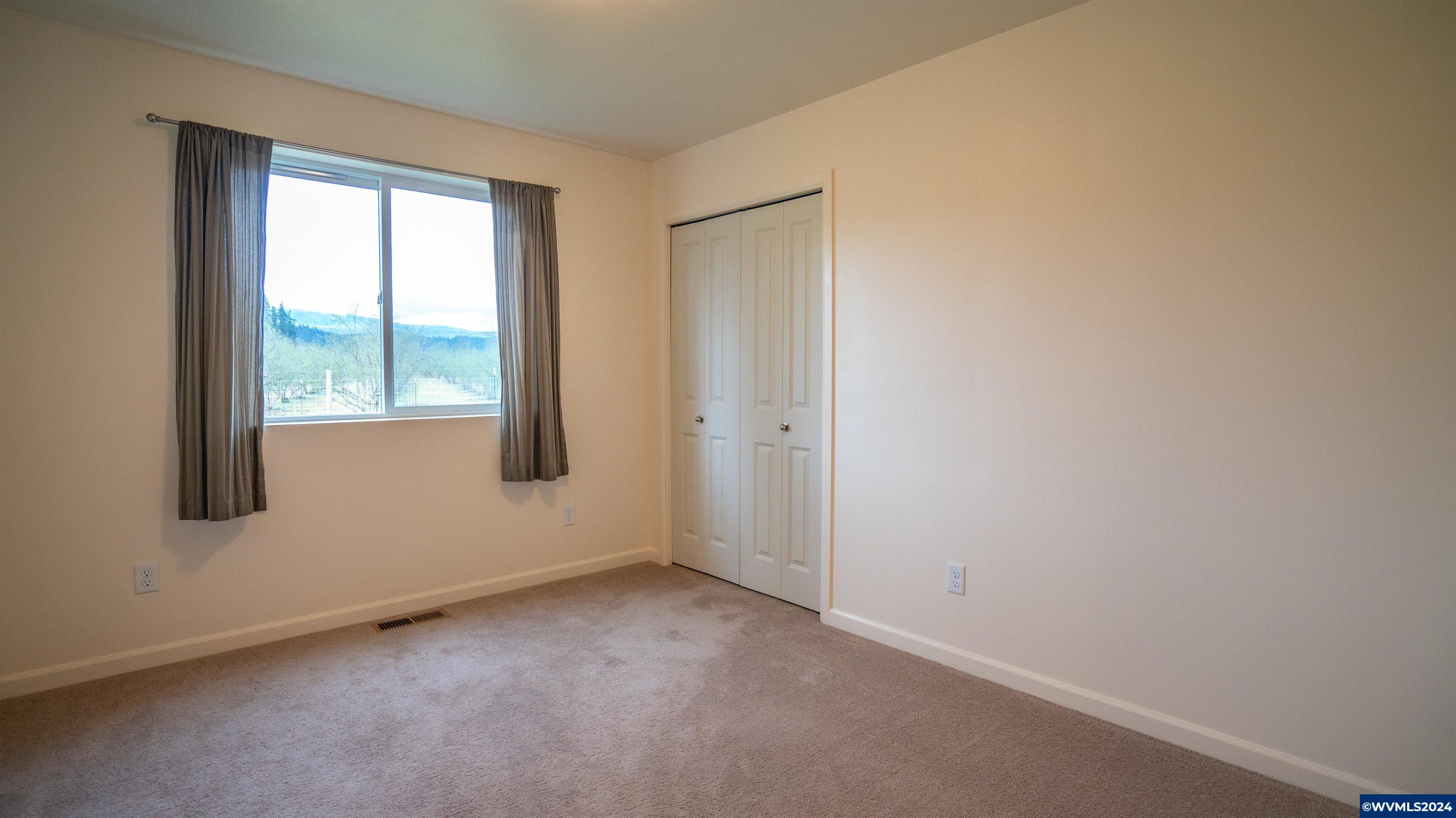 37082 Goats Road Springfield, OR 97478 - Photo 16 of 35