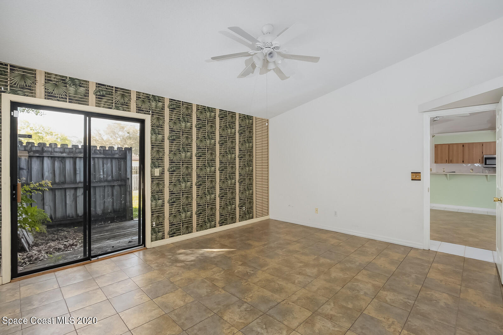 302 Stendal Road Northwest Palm Bay, FL 32907 - Photo 9 of 22 Owner's bedroom suite