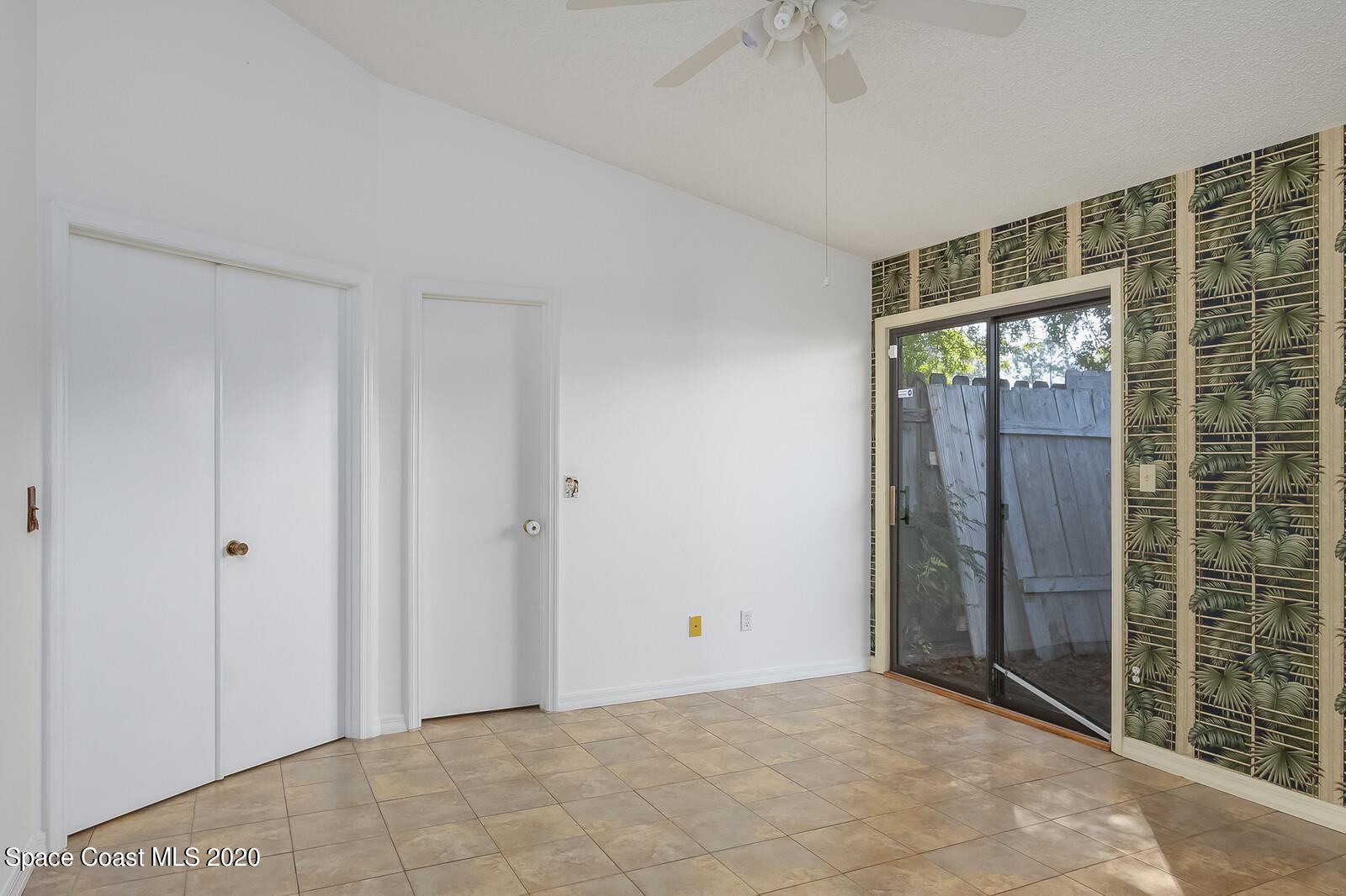 302 Stendal Road Northwest Palm Bay, FL 32907 - Photo 10 of 22 Owner's bedroom suite