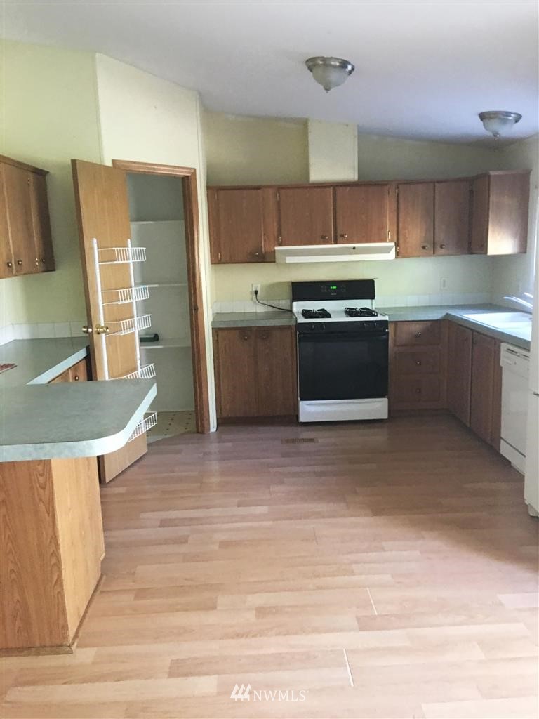 183 August Road Onalaska, WA 98570 - Photo 4 of 20 Gallery Image 4