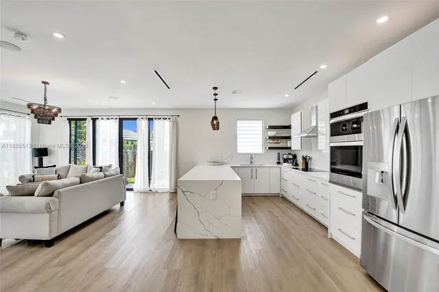 $1,390,000 | 1617 Northeast 11th Street, Unit 1, Fort Lauderdale, FL 33304