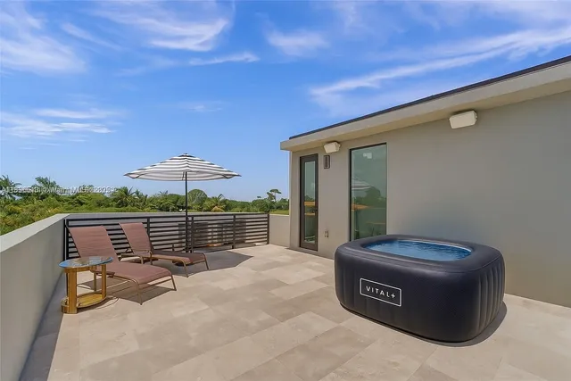 $1,390,000 | 1617 Northeast 11th Street, Unit 1, Fort Lauderdale, FL 33304